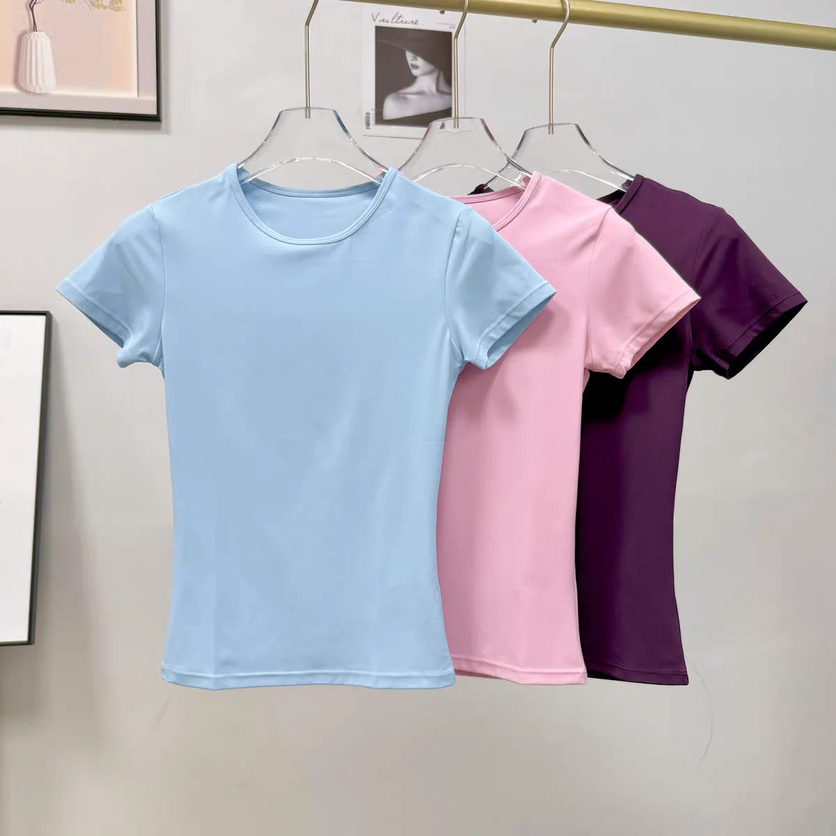 Women's Outdoor Sports Shirt Yoga Wear Fitness T-Shirt Quick Dry Running T-Shirt Workout Top Female Sportswear Exercise Clothing