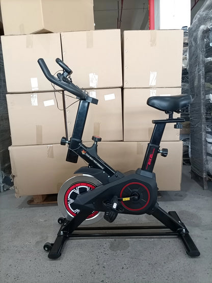 Home Spinning Bike Gym Fitness Equipment Indoor Cycling Exercise Cardio Machine with LCD Display & Adjustable Resistance